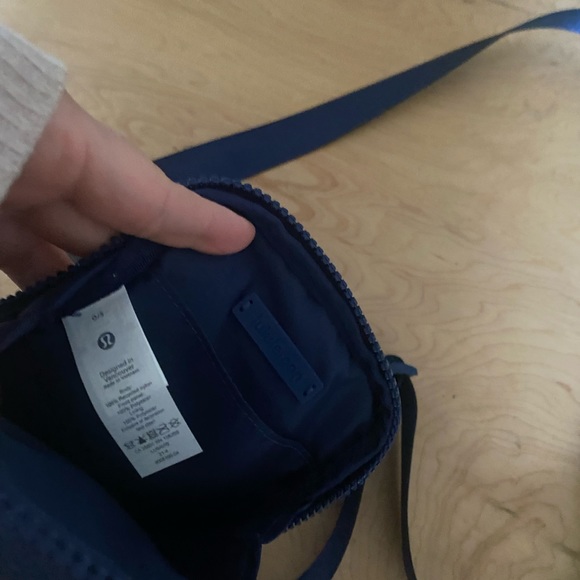 Lululemon blue/neon camo crossbody - Picture 3 of 5